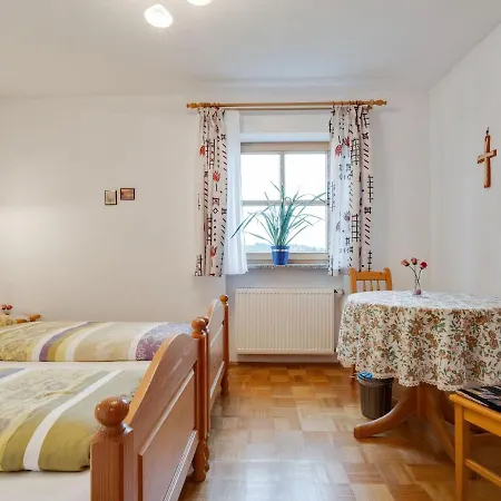 With Amenities, Garden And Sauna * Dietersdorf